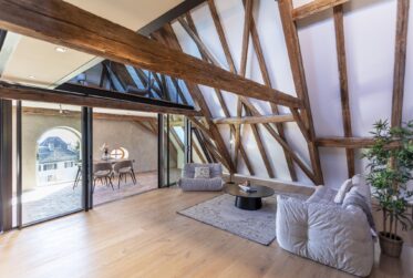 Superbe attique de charme avec vue panoramique sur le lac et le Mont-Blanc