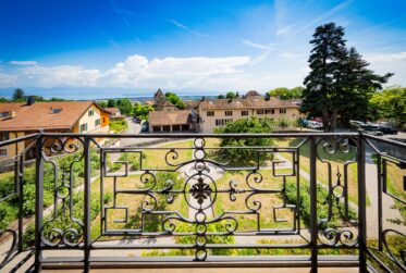 Superbe attique de charme avec vue panoramique sur le lac et le Mont-Blanc