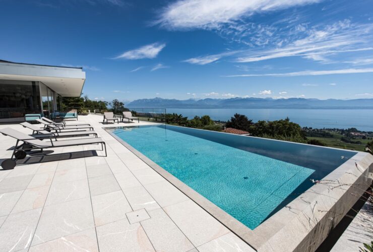 Incroyable villa ultra contemporaine avec vue panoramique!