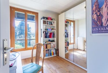En exclusivité - Charmante propriété familiale avec dépendance, dans un écrin de verdure à Mies