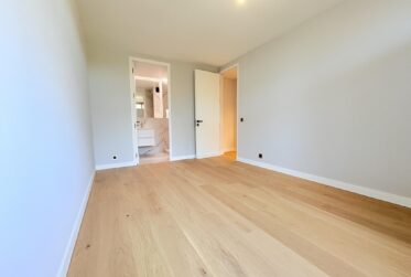 Appartement 5 pièces entièrement rénové - Avenue de Budé