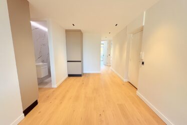 Appartement 5 pièces entièrement rénové - Avenue de Budé